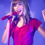 Taylor Swift’s Mom Shares Hilarious Video of Her Post-LASIK Surgery [VIDEO]