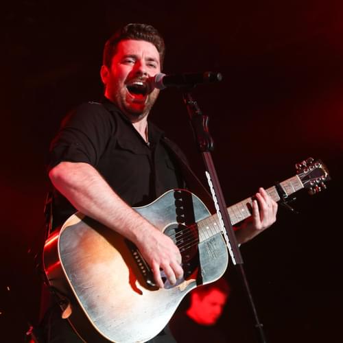 Chris Young “Brightens Someone’s Holiday” While Leaving a HUGE Tip! {PIC}