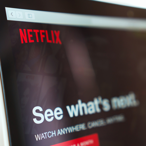 CREATIVE OR CREEPY? A Guy Found a Way to Send Notes on Netflix After His Ex Blocked Him on Social Media! – Big Red