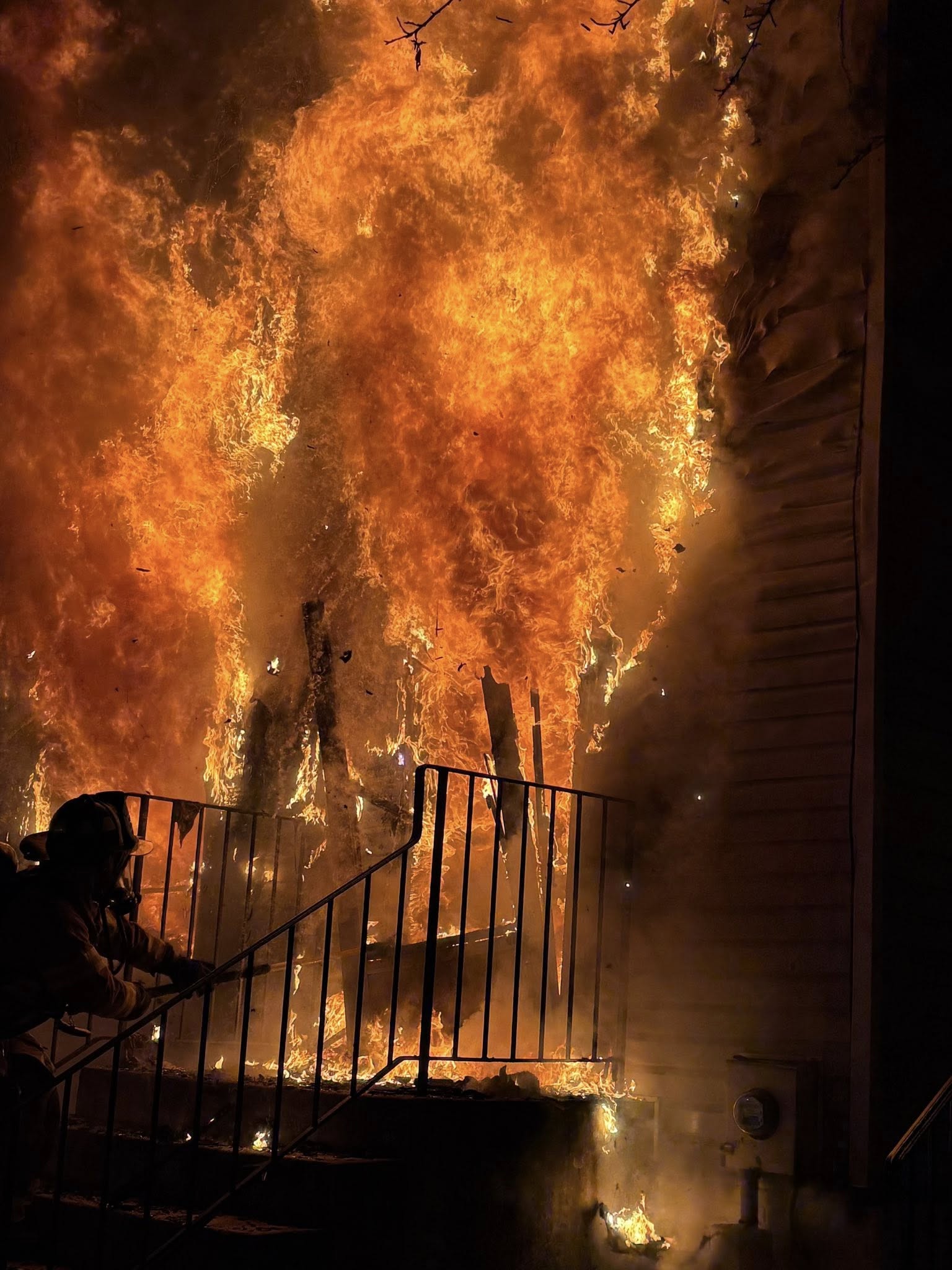 Fire Destroys Town House In Frederick