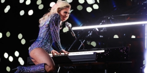 landscape-1486345515-lady-gaga-super-bowl-51-half-time-show-piano-1