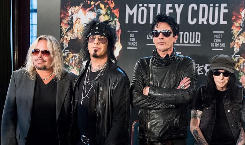 Mötley Crüe Officially Confirms Reunion