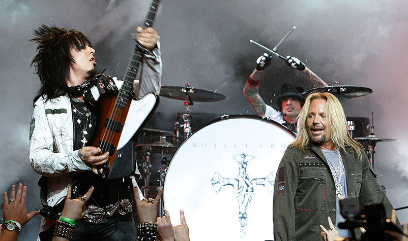 MÖTLEY CRÜE Has Launched Its Own Line Of Hot Sauce