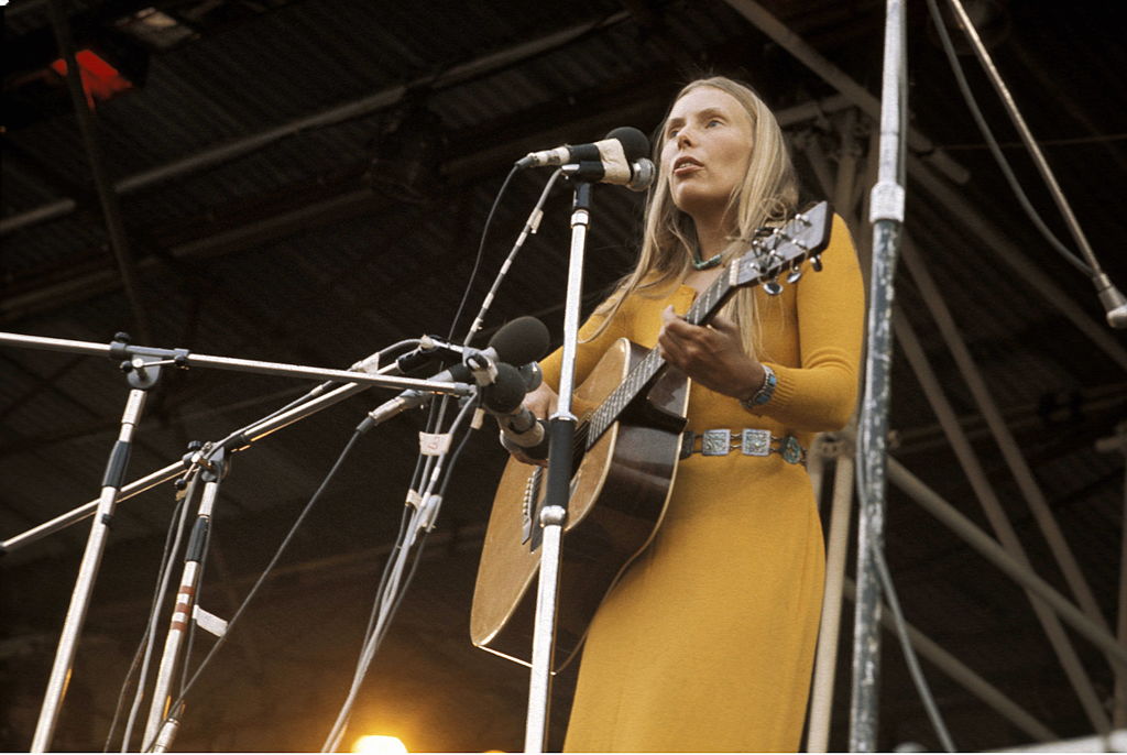 Joni Mitchell Awarded “2022 Person Of The Year” By The Recording Academy