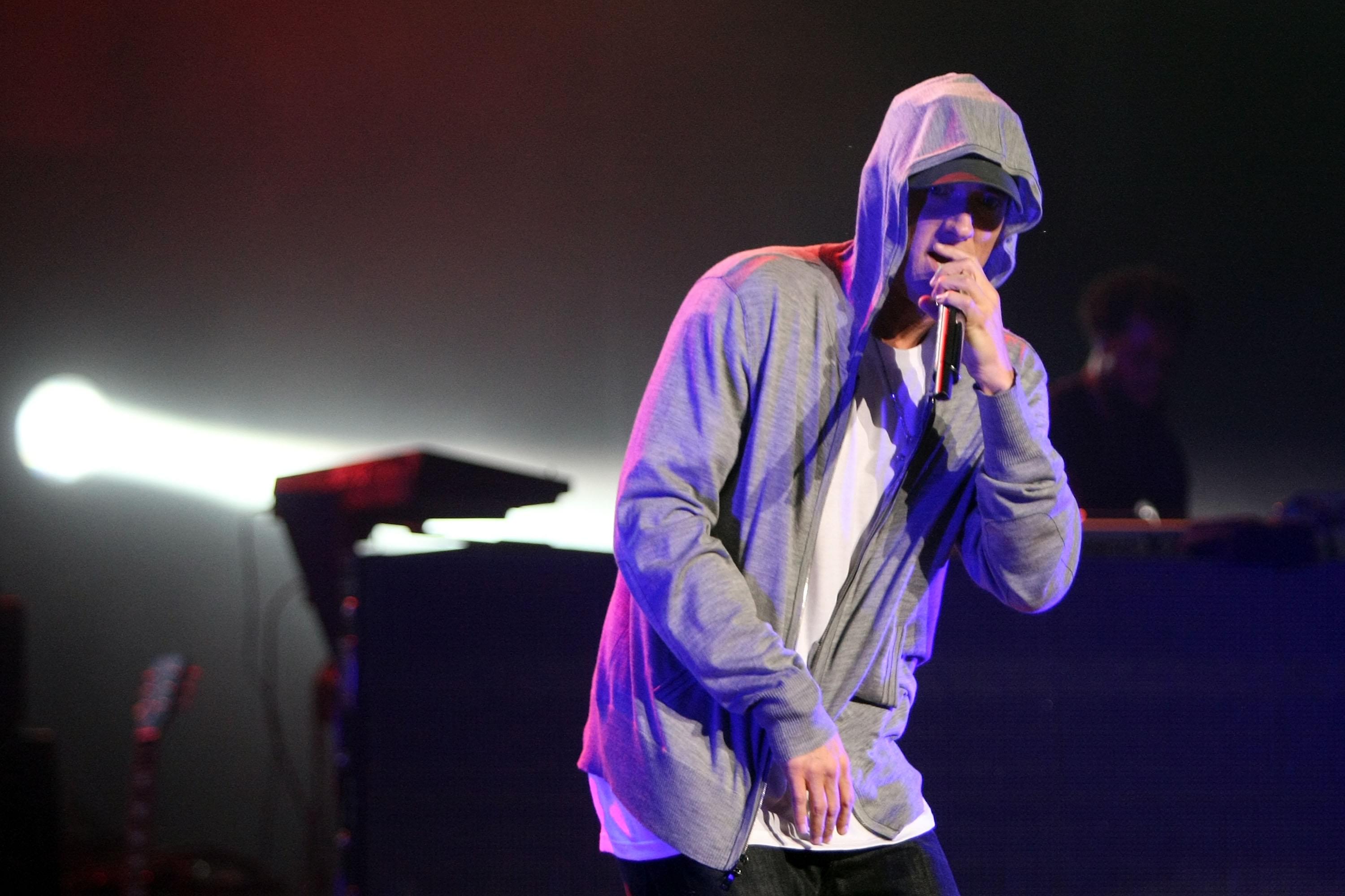 Eminem Fans Left “Struggling To Breathe” At Bag Check