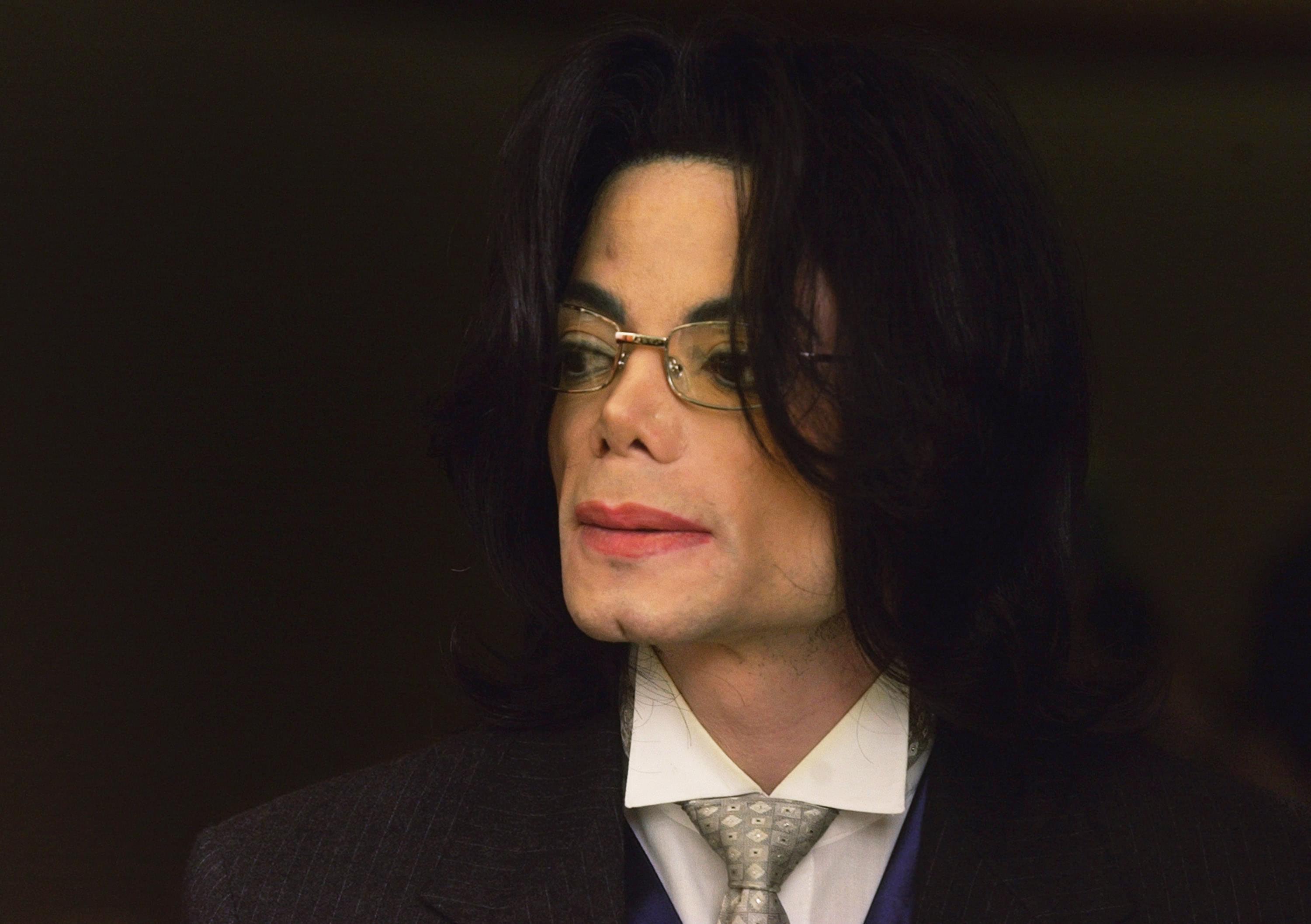 Michael Jackson Accuser Reportedly Tried To Auction Off His Memorabilia