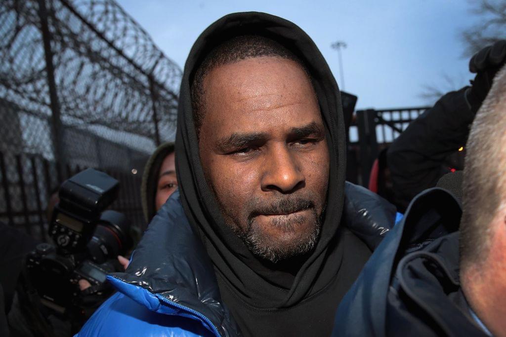 R. Kelly Performs For 28 Seconds For Fans Who Paid $100 Tickets