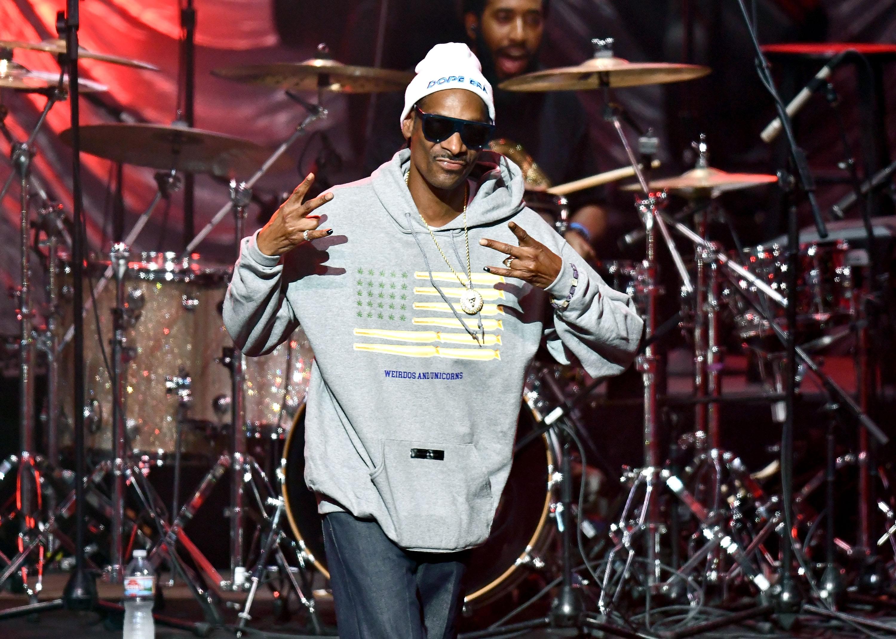 Snoop Dogg Joins All-Star Lineup Of Headliners At Essence Festival