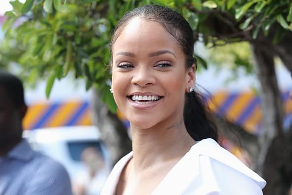 Rihanna & Azealia Banks Beef Over Trumps Immigration Ban