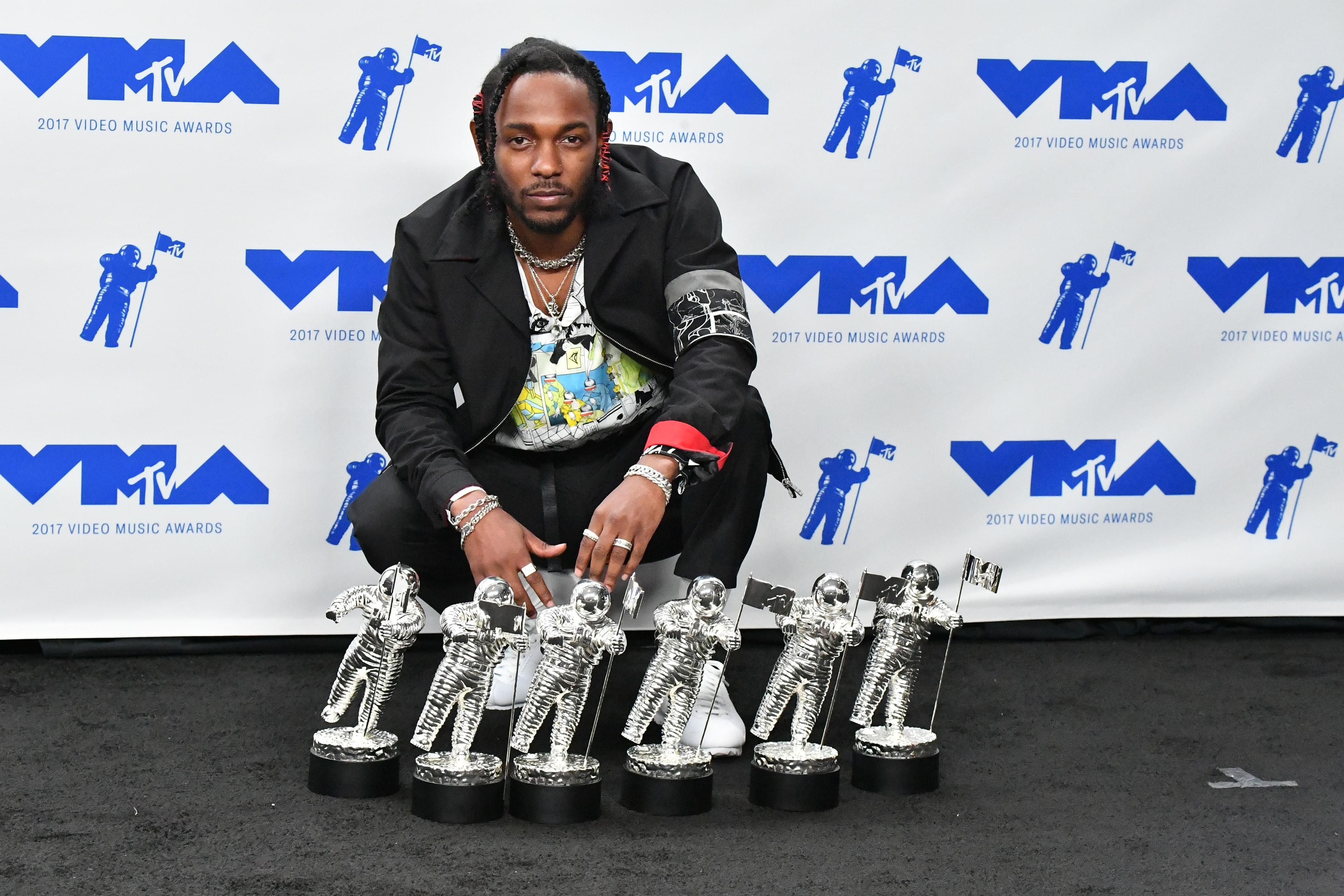WATCH Kendrick Lamar’s Fire Performance At The VMAs