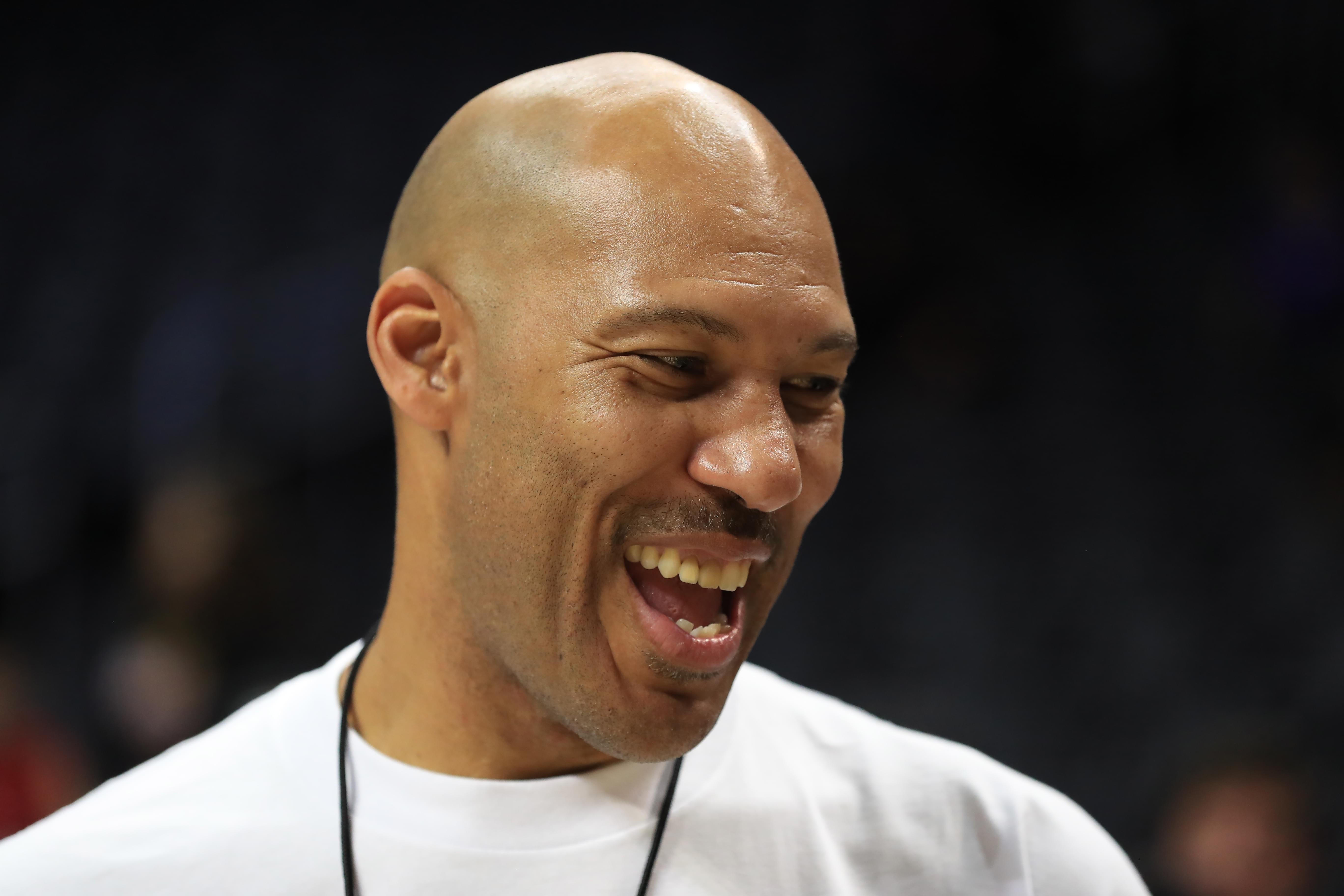 Lavar Ball & His Family Will Get Their Own Facebook Realty Show [WATCH]