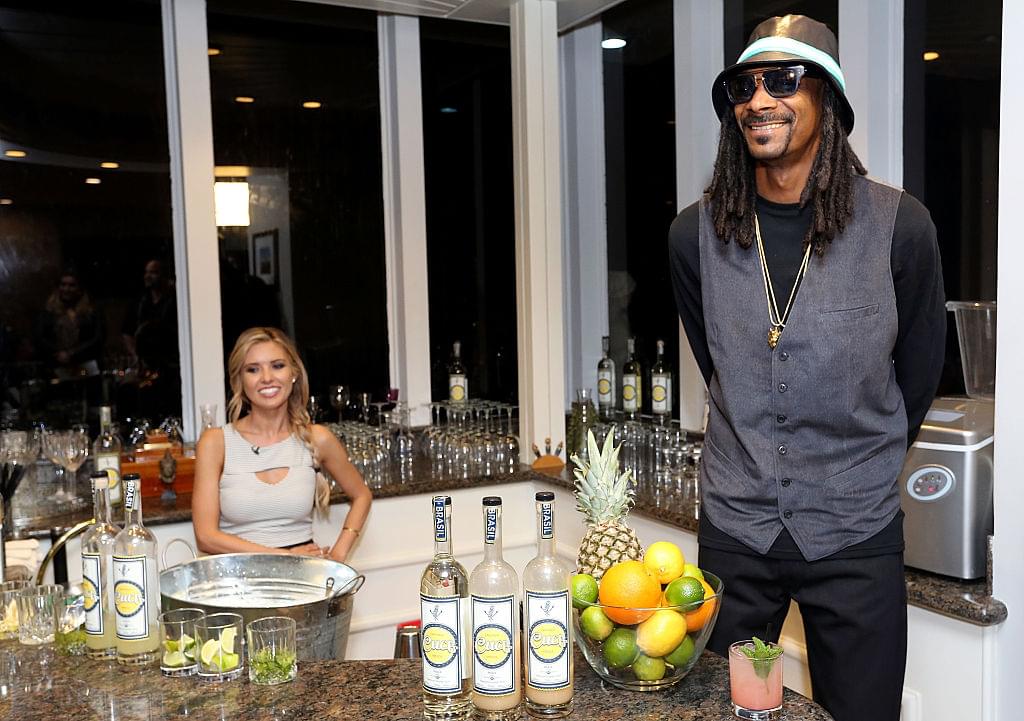 Snoop Dogg Sets World Record For Largest Gin And Juice