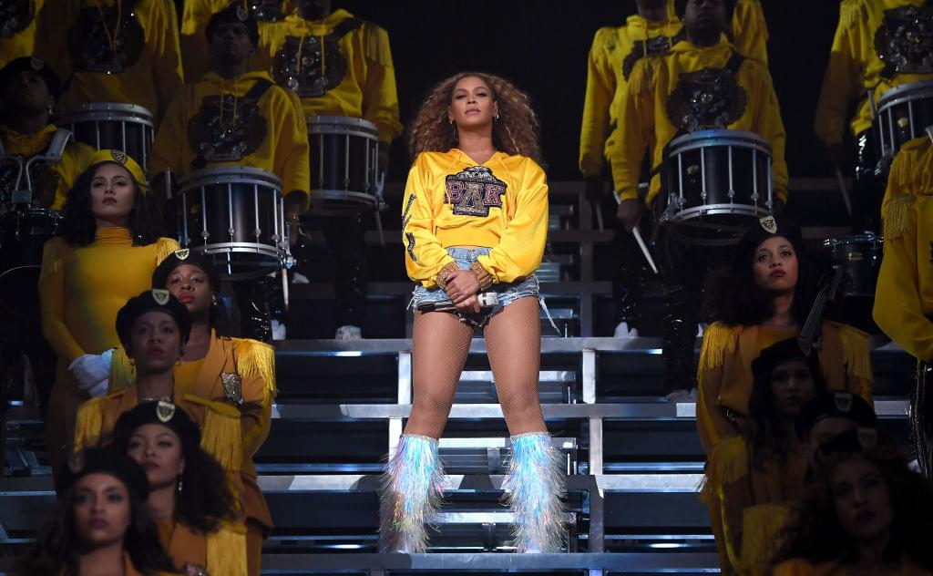 Beyonce’s Floating Stage Malfunctions