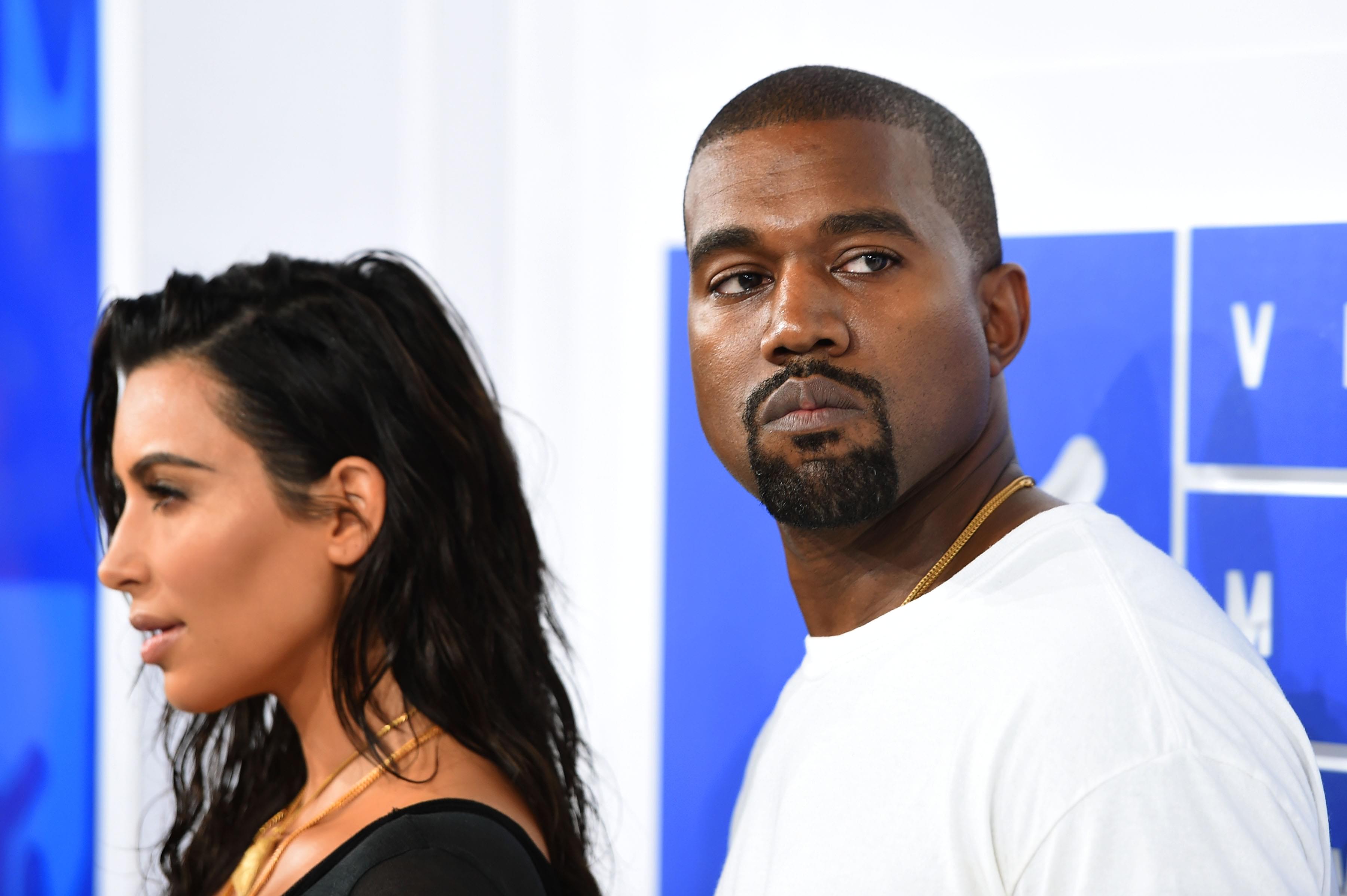 Kanye Responds to Snoop Dogg’s Allegations Of Kim K. Hooking Up With Drake