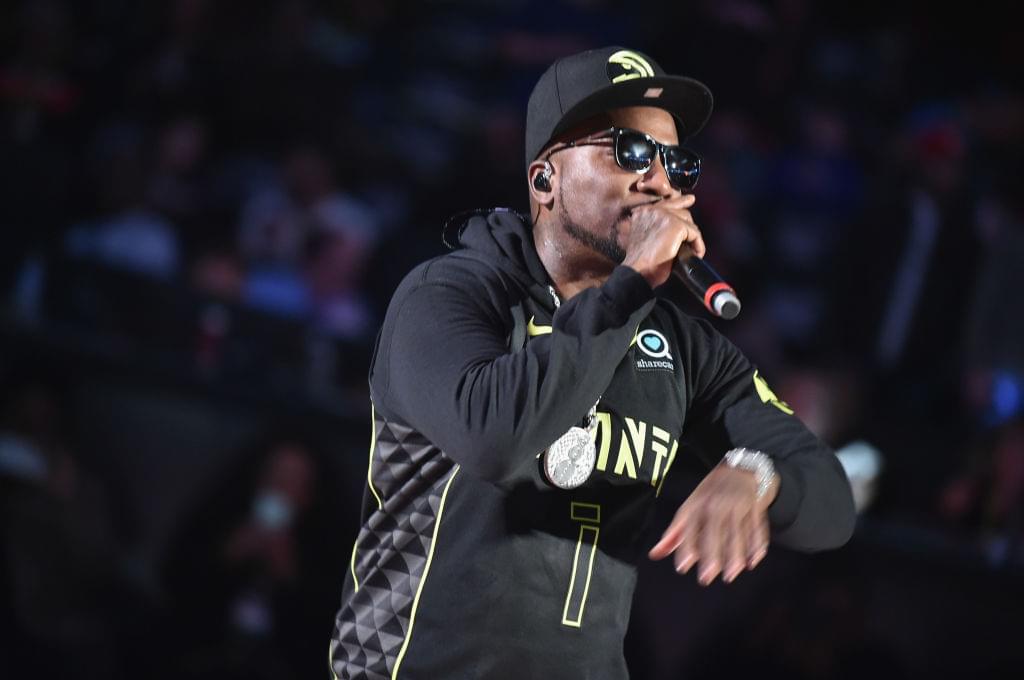 Jeezy Caters Thanksgiving For Family Of 16 Whose Home Burned Down