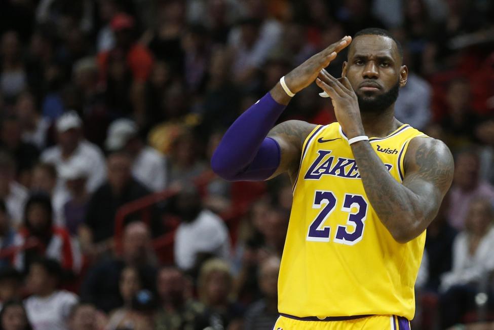 Lakers Fans Plan Protest Due To Team Chaos