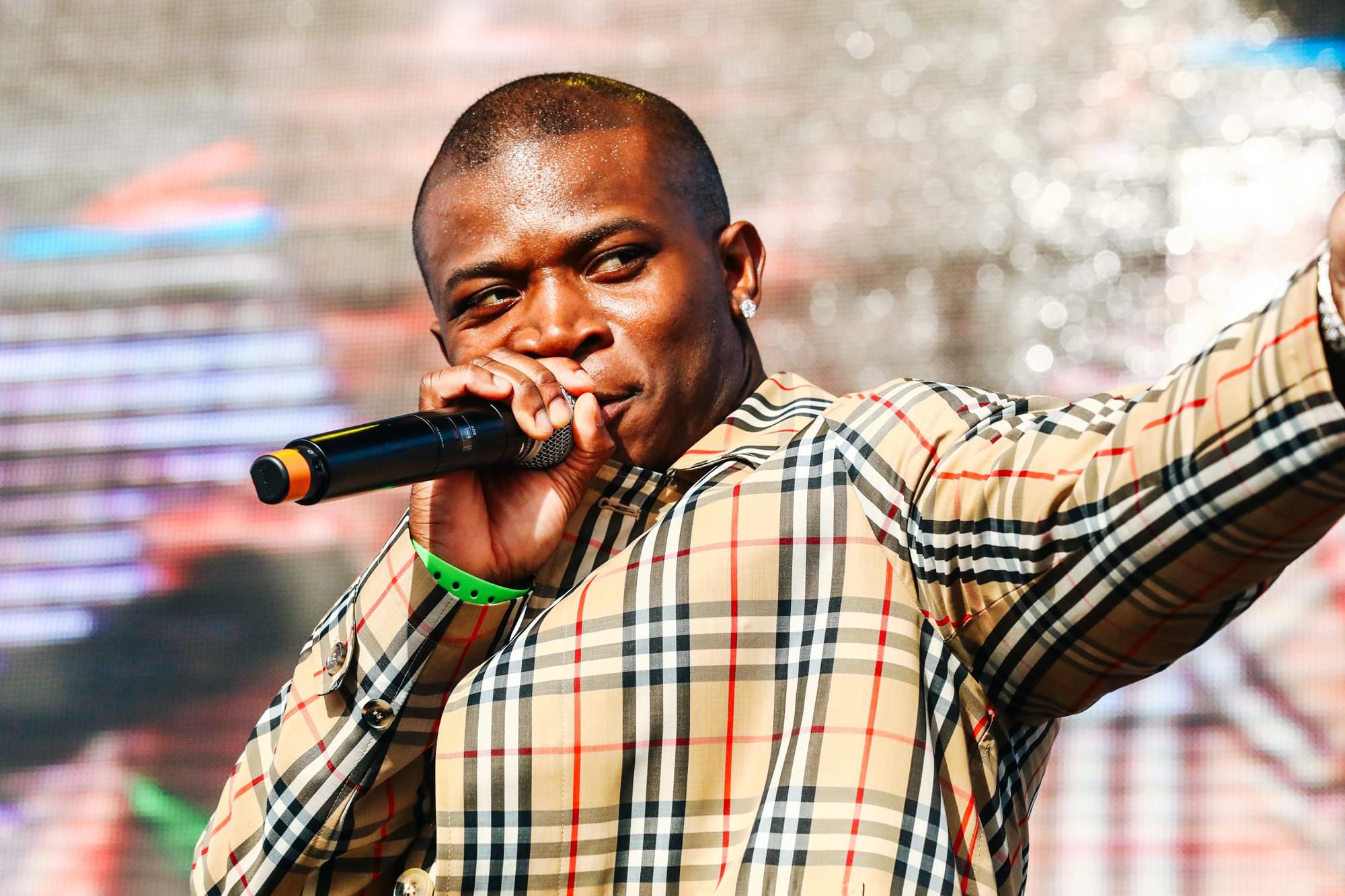 O.T. Genasis Has Everyone Turning Heads in Visual for “Look At That” [WATCH]