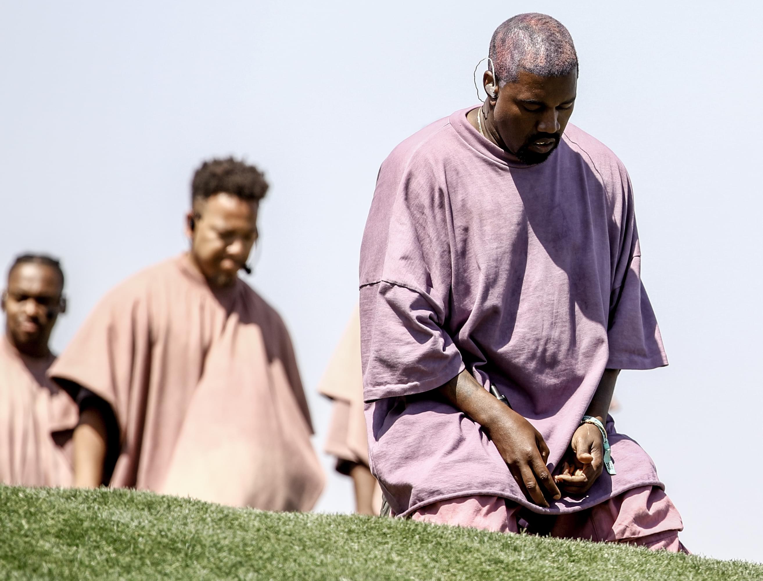 Kanye West Pays Tribute to Kobe Bryant at Midnight Sunday Service