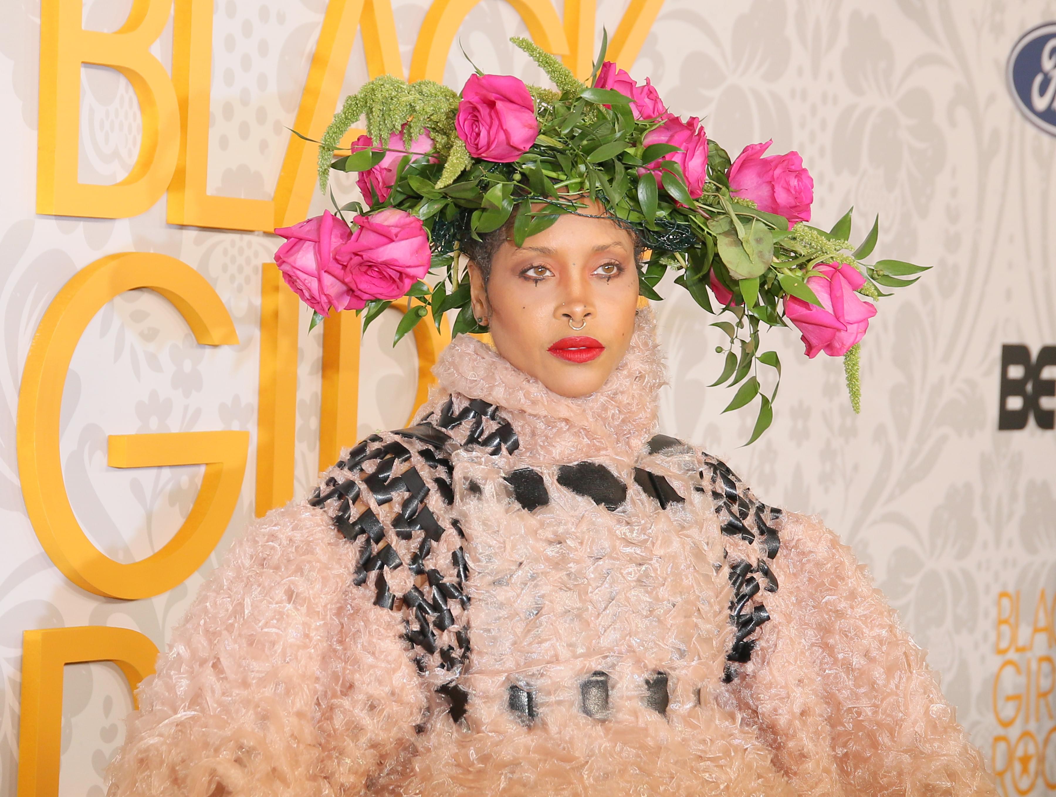 Erykah Badu To Release A Perfume That Will Smell Like Her Lady Garden.
