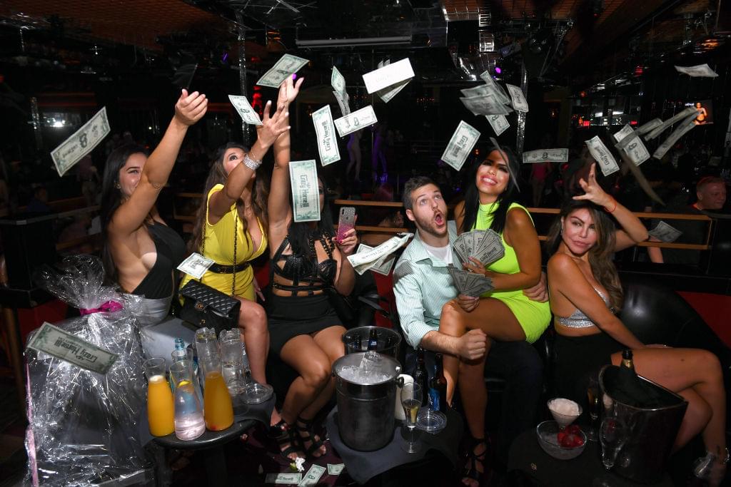 Strip Clubs Are Giving Out Lap Dances, Face Masks AND Hand Sanitizers