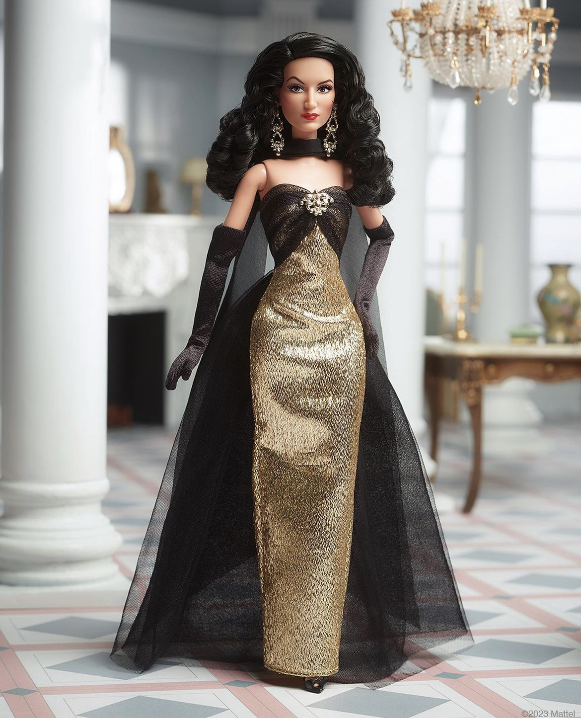 Maria Felix Icono del Glamour y la Belleza del Cine Mexicano Dorado, transformada en muñeca Barbie ®