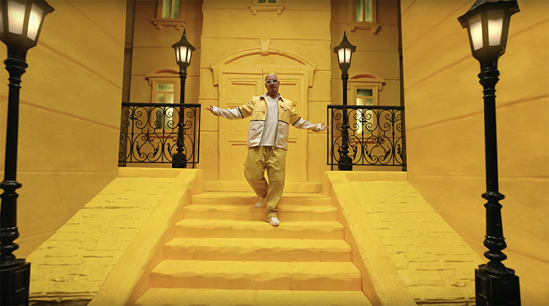 J Balvin – Amarillo (Official Video)