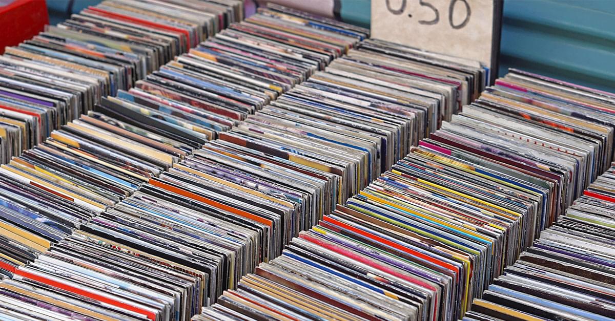 CDs & Vinyl are Outselling Digital Downloads Since 2011