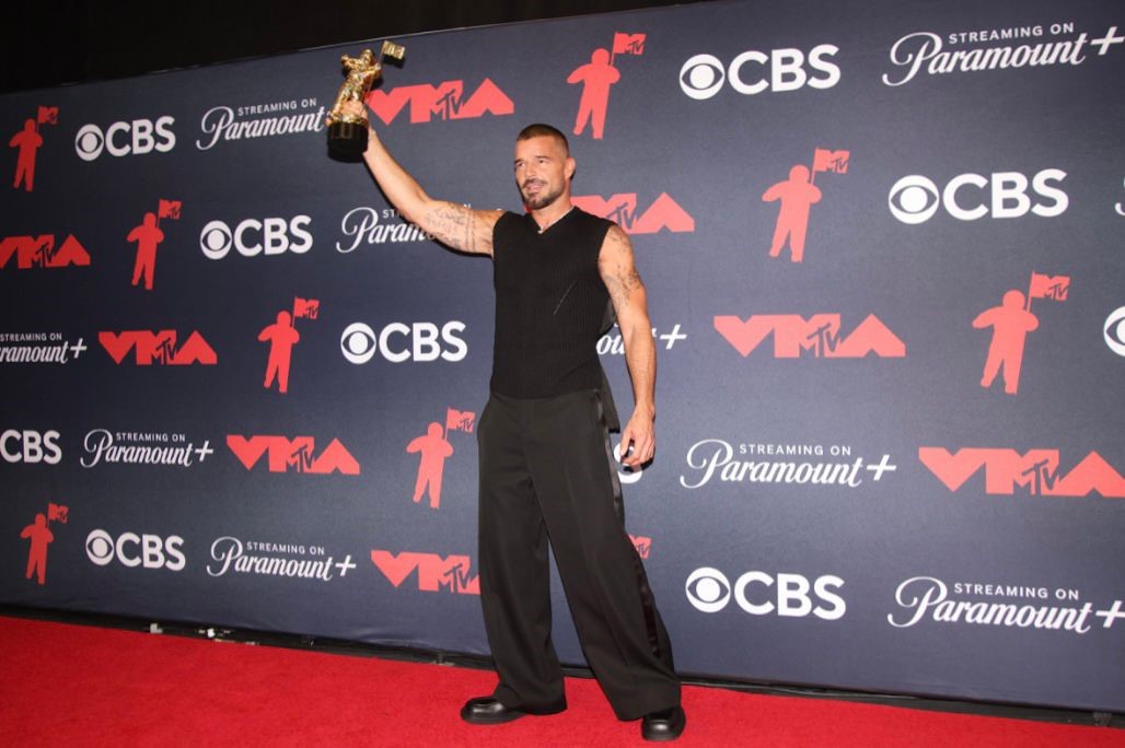RICKY MARTIN HACE HISTORIA EN LOS MTV VIDEO MUSIC AWARDS 2025 Y RECIBE EL PRIMER “LATIN ICON AWARD”