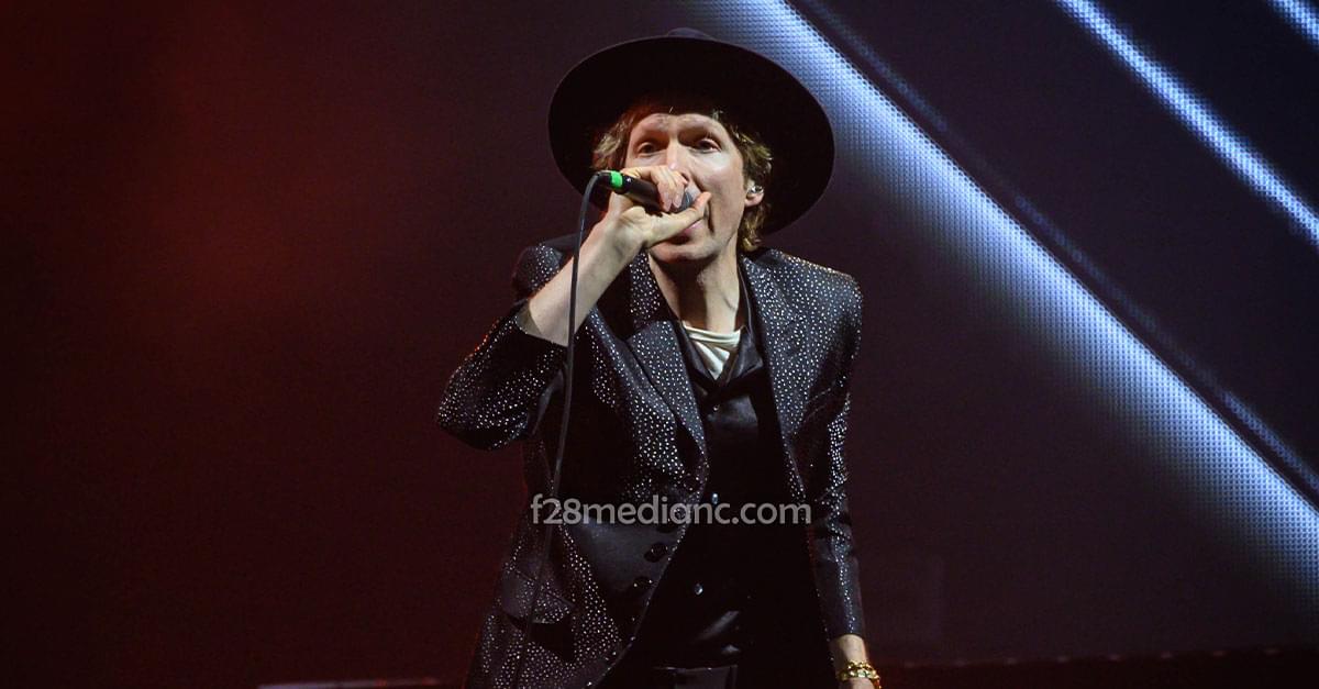 Pics: Beck and Cage the Elephant