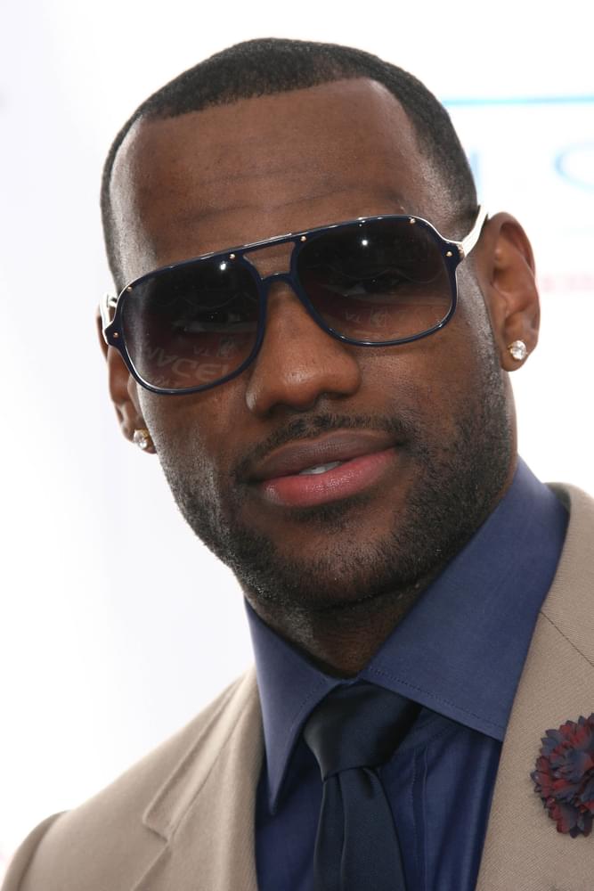 LeBron James Adds More Home Security w/ Armed Guards After Robbery Plot