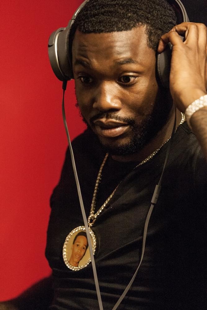 Meek Mill Donates Over 6,000 Backpacks to Philadelphia Students