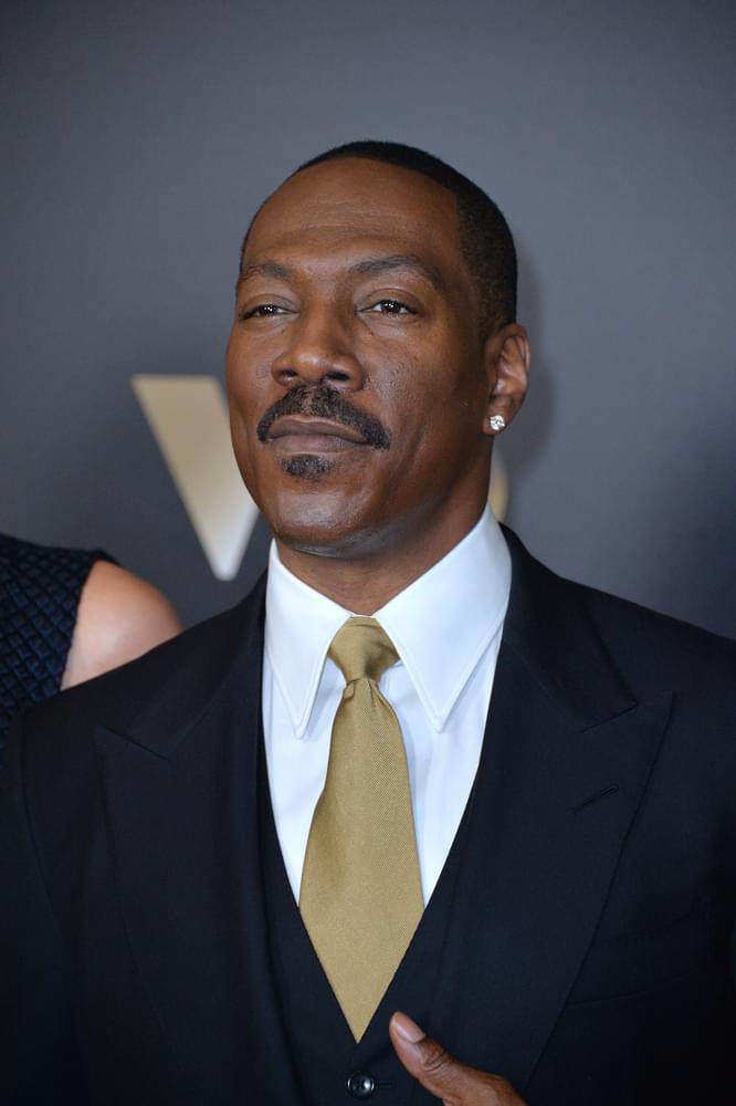 This is THE First Time Eddie Murphy Takes a Family Photo with ALL 10 of His Kids [Photo]