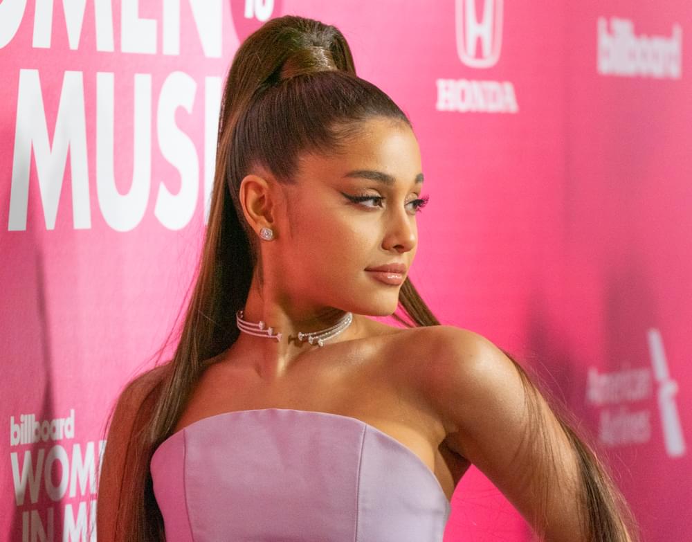 Ariana Grande Corrects “Barbecue Grill” Tattooed on Her Hand (PIC)