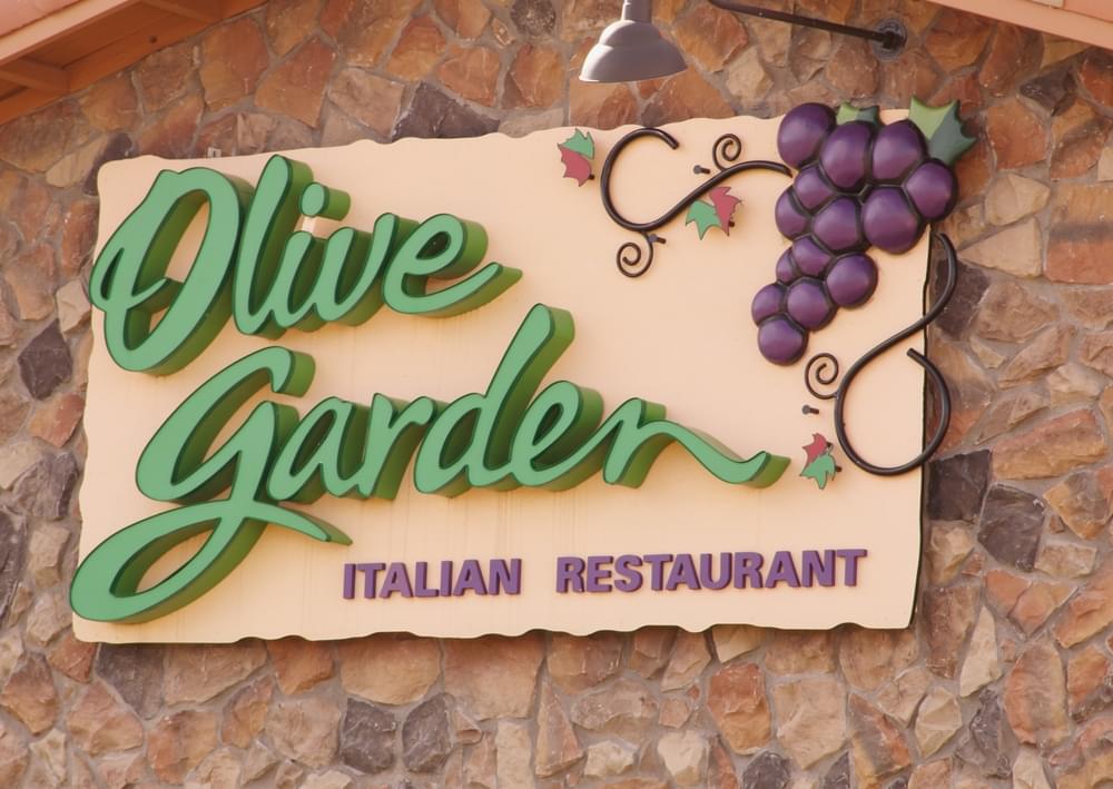 Olive Garden Has Breadstick Bouquets for Valentine’s Day!