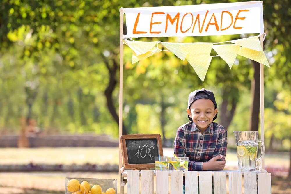 Texas Governor Signs Law Allowing Kids to Sell Lemonade Without License