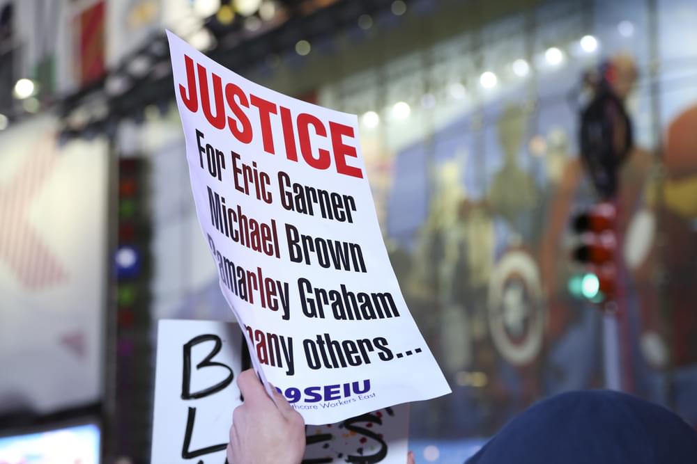 NYPD Officer in Death of Eric Garner Will Not Face Federal Charges