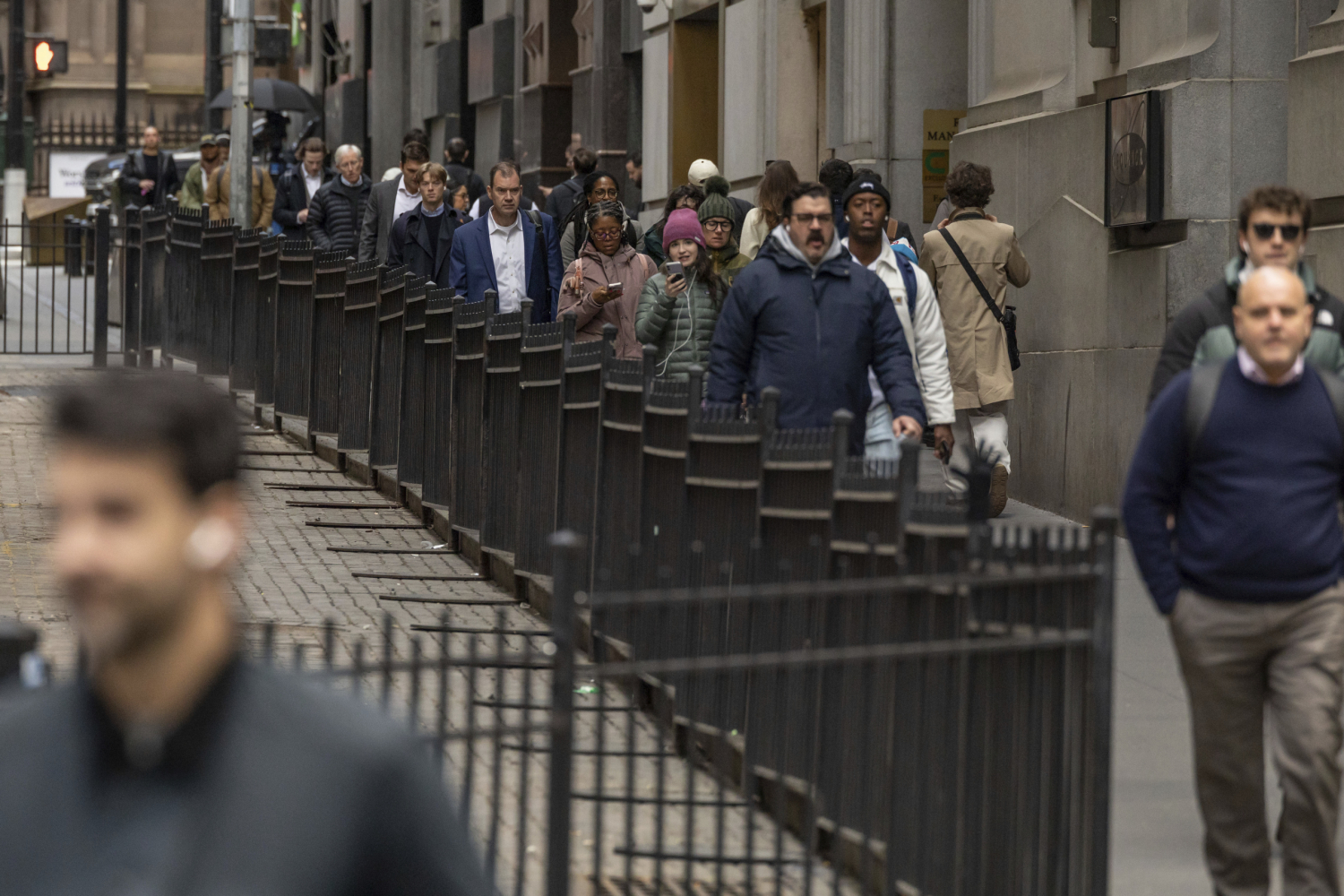 US hiring stalls with employers reluctant to expand in an economy grown increasingly erratic