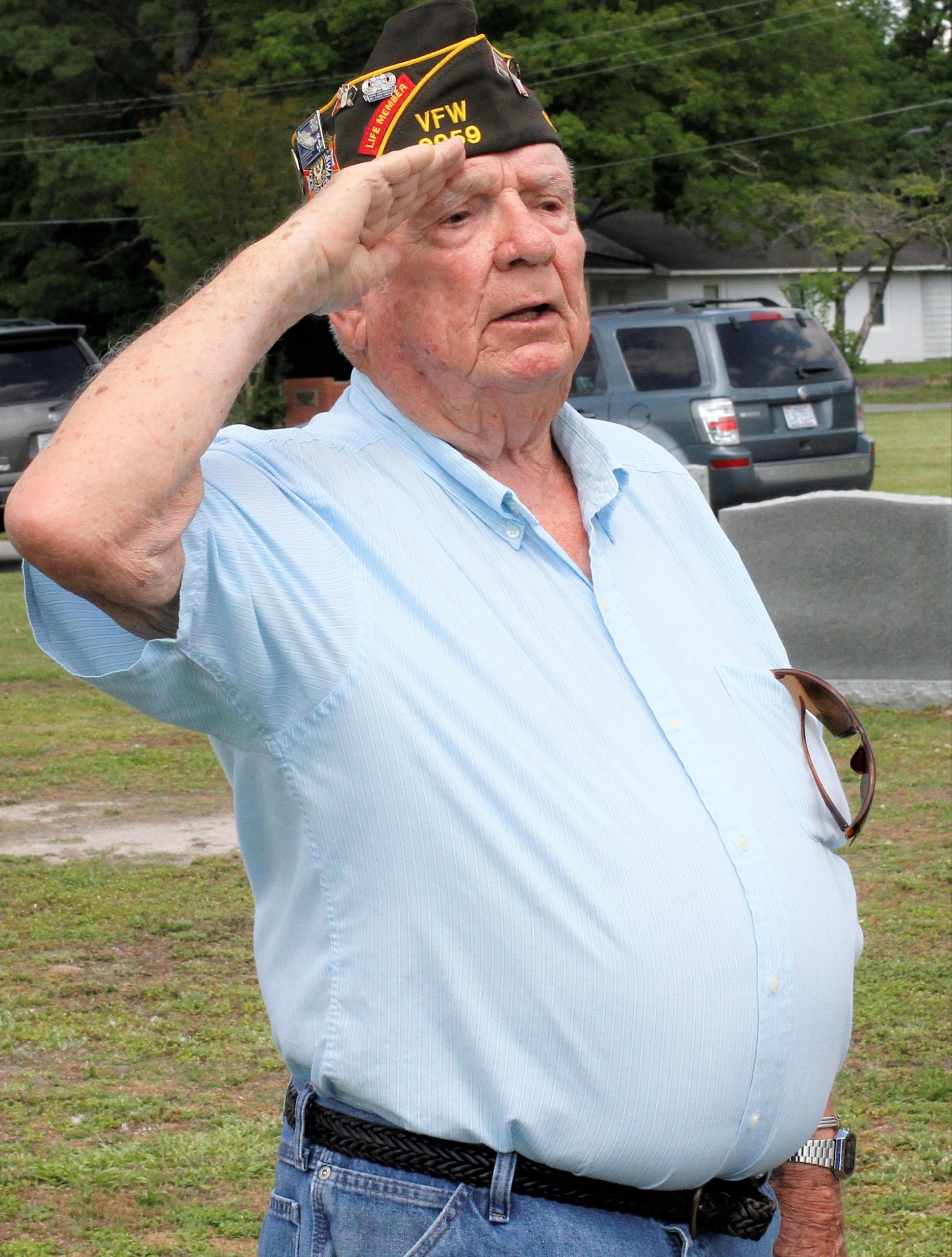 Wreath-Laying Ceremony At Maplewood Cemetery (PHOTO GALLERY)