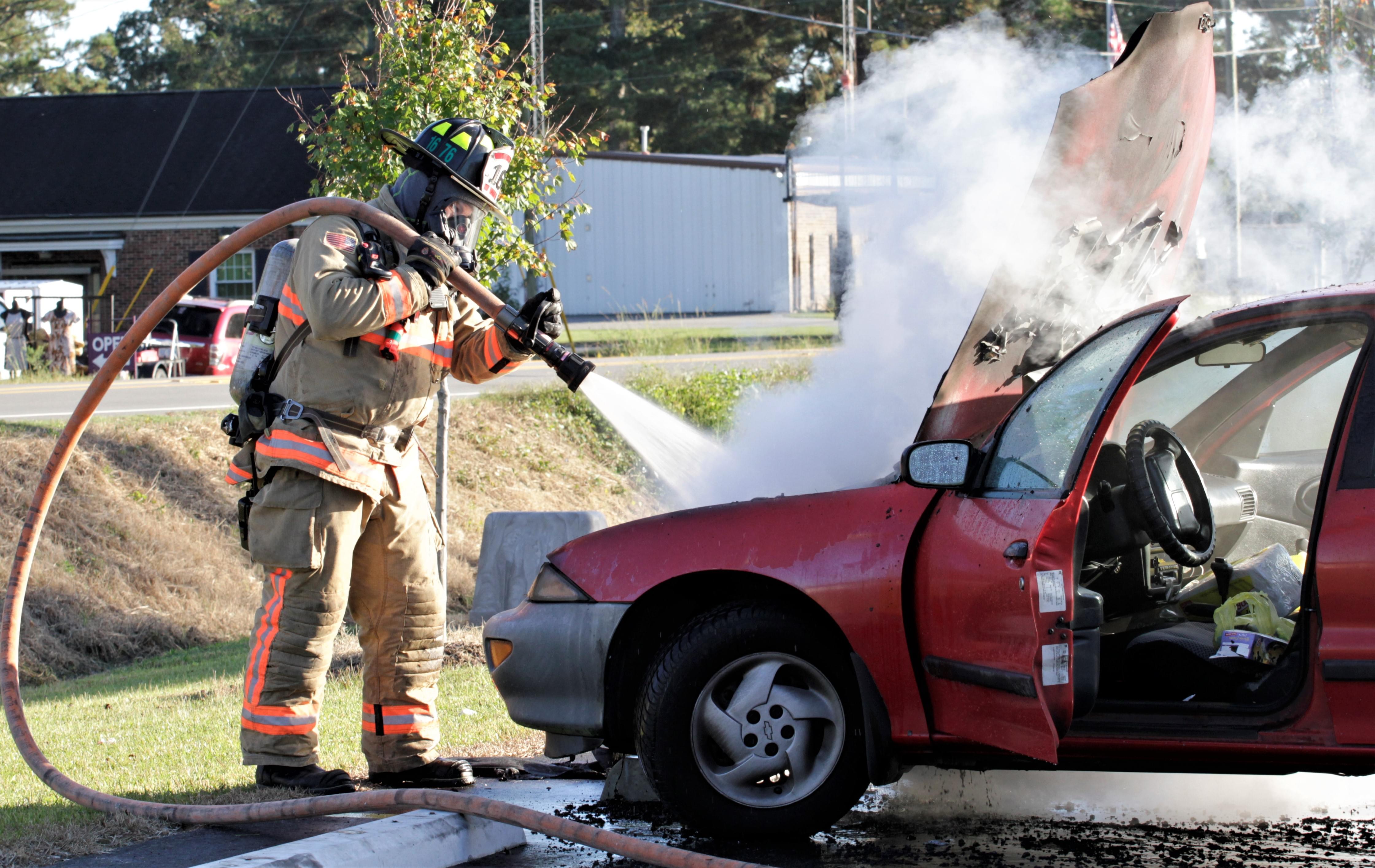 Firefighters Extinguish Vehicle Blaze (PHOTOS)