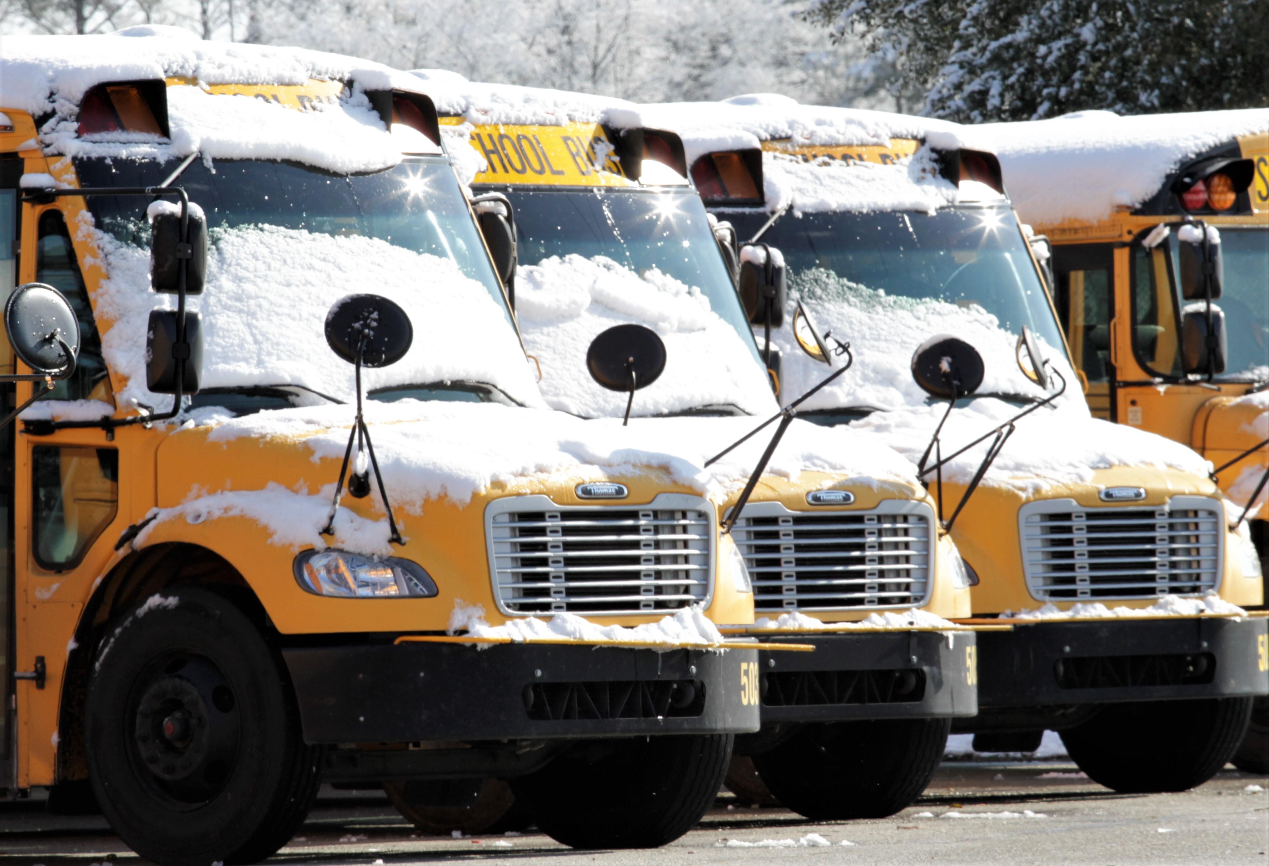 Road Conditions Deteriorate As Snow Falls In Wayne County