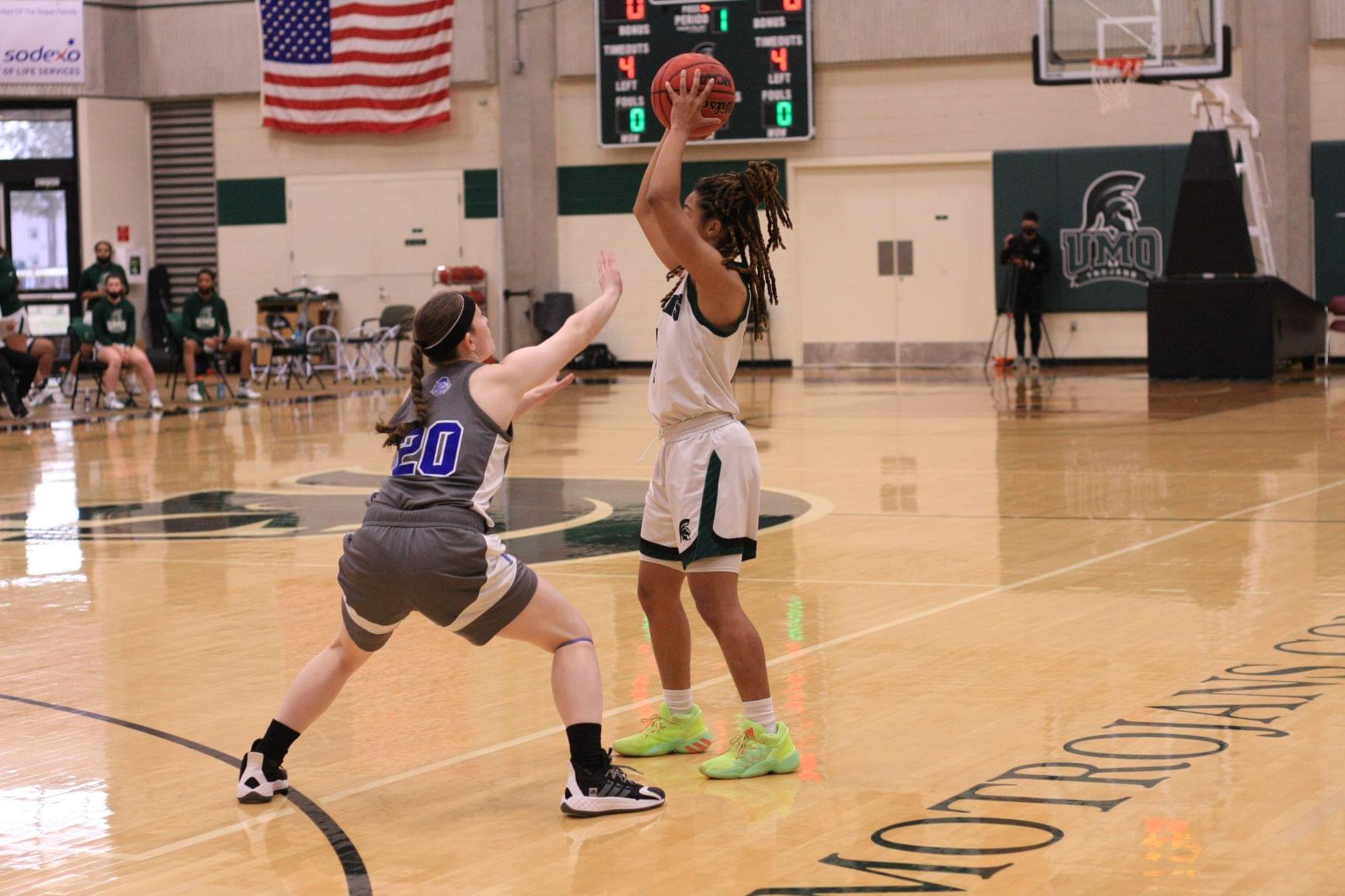 Women’s Basketball: Southern Wesleyan Vs. UMO (PHOTO GALLERY)