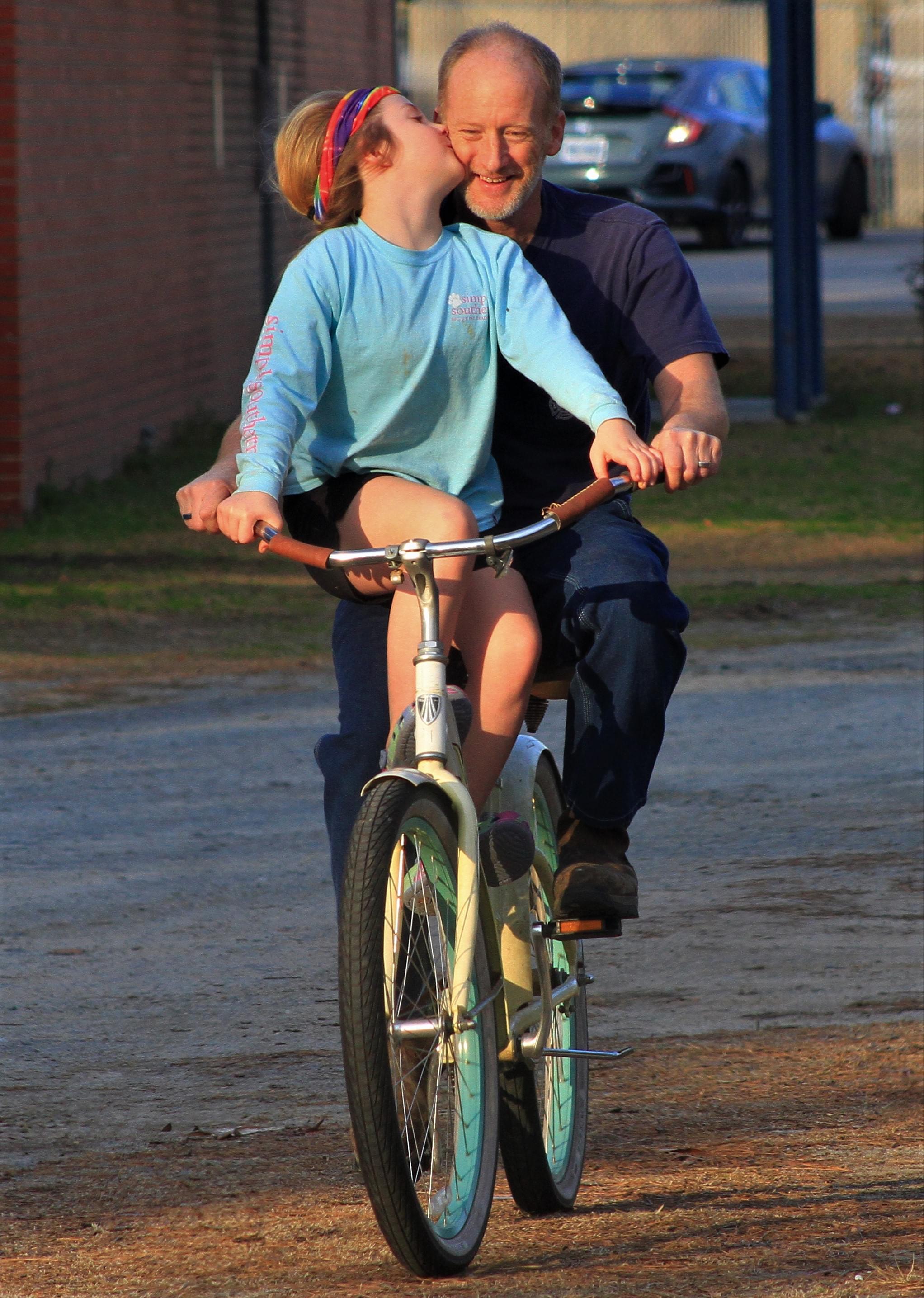 PIC OF THE DAY: Enjoying The Warmer Weather