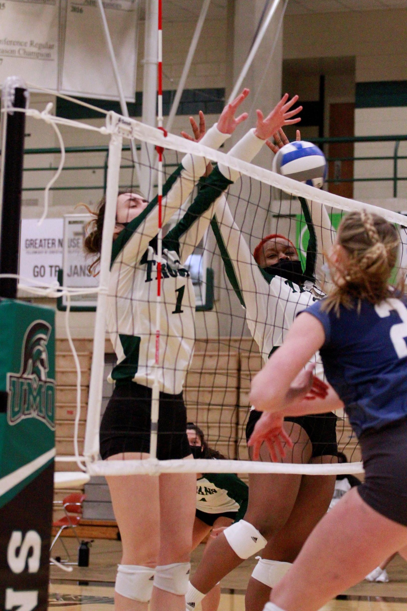 Women’s Volleyball: King University At UMO (PHOTO GALLERY)