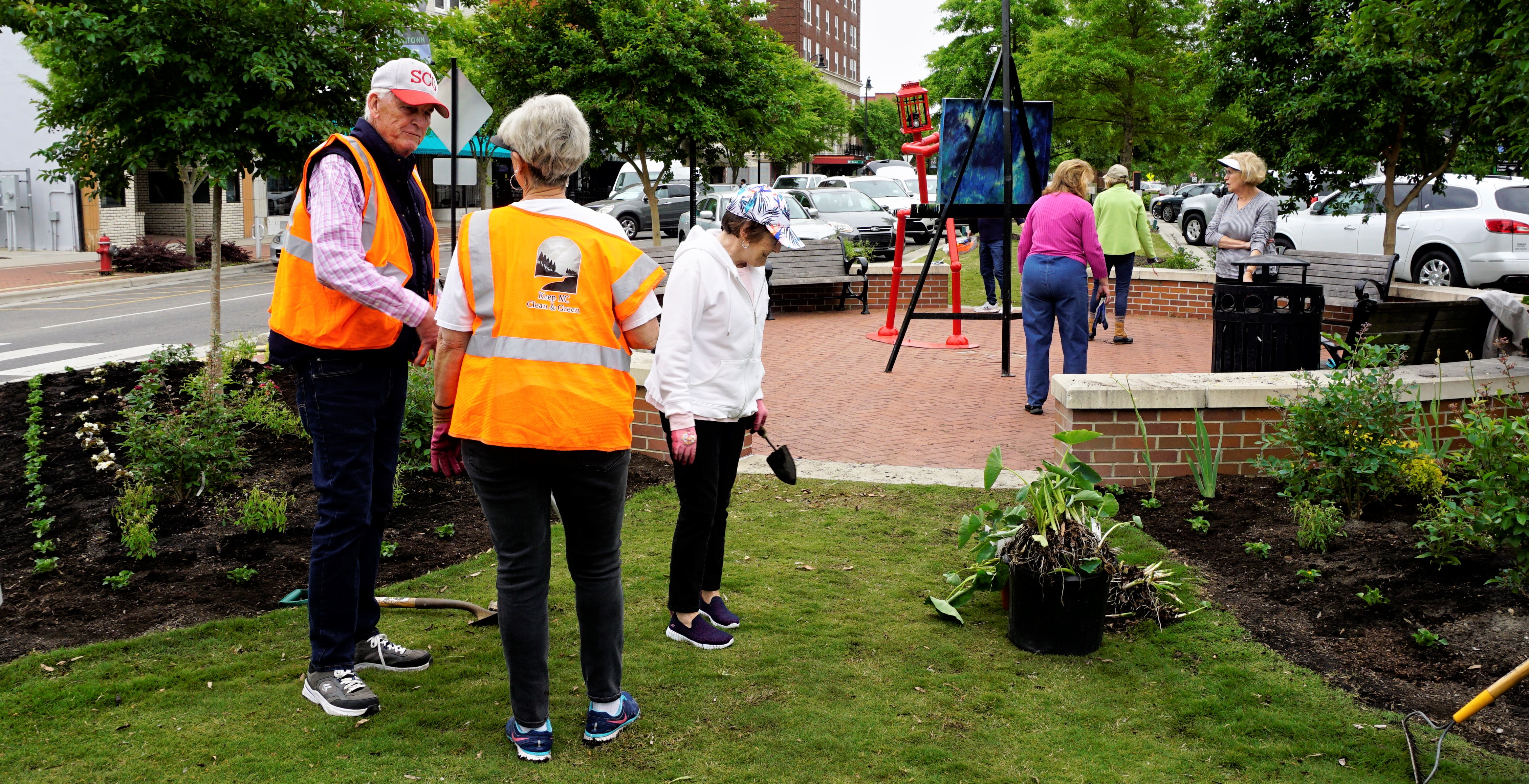 Evergreen Garden Club Spruces Up Downtown Goldsboro (PHOTOS)