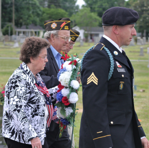 Veterans Memorial Ceremony At Maplewood Cemetery (PHOTO GALLERY)