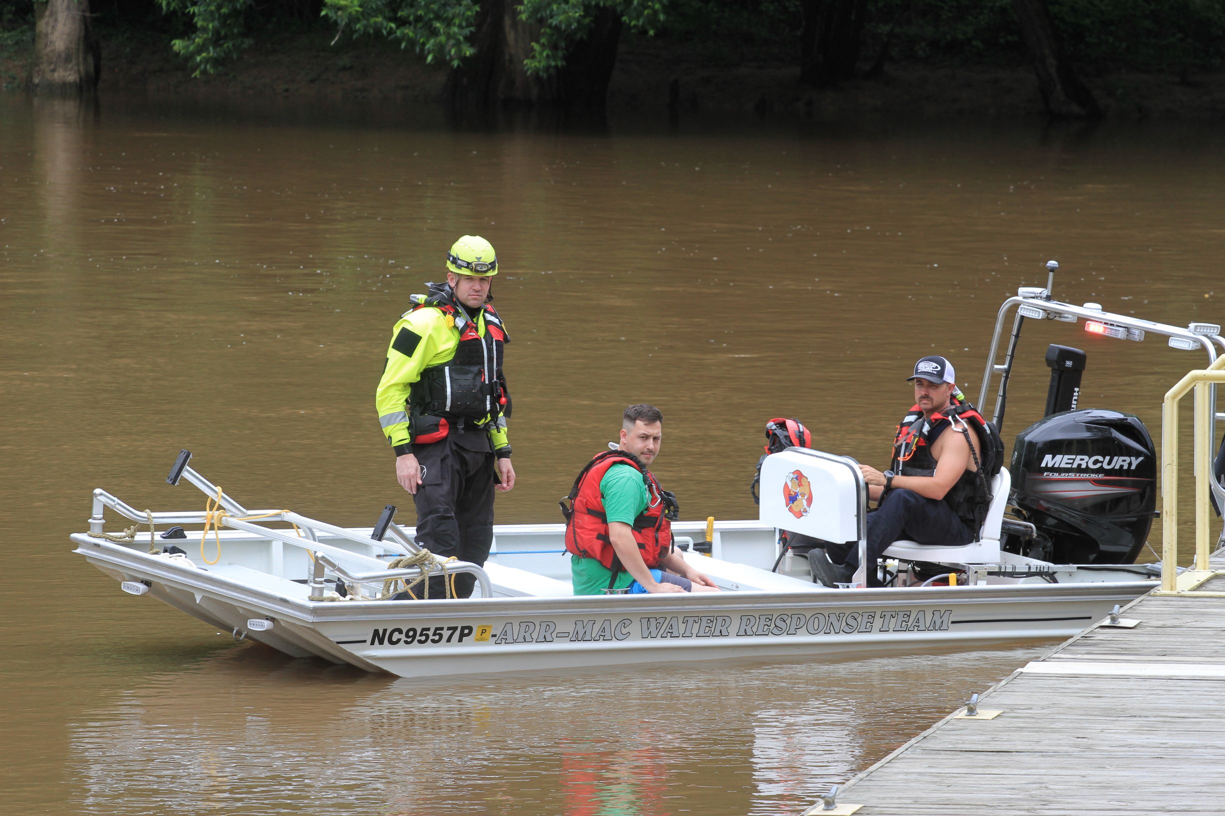 Kayaker Brought Back Safely After Incident On Neuse (PHOTO GALLERY)