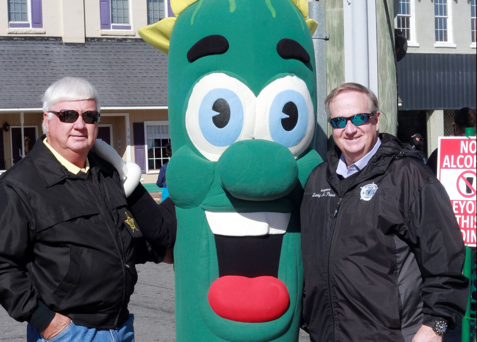 Pickles, Pigs & Swigs Draws Crowds To Mount Olive (PHOTO GALLERY)