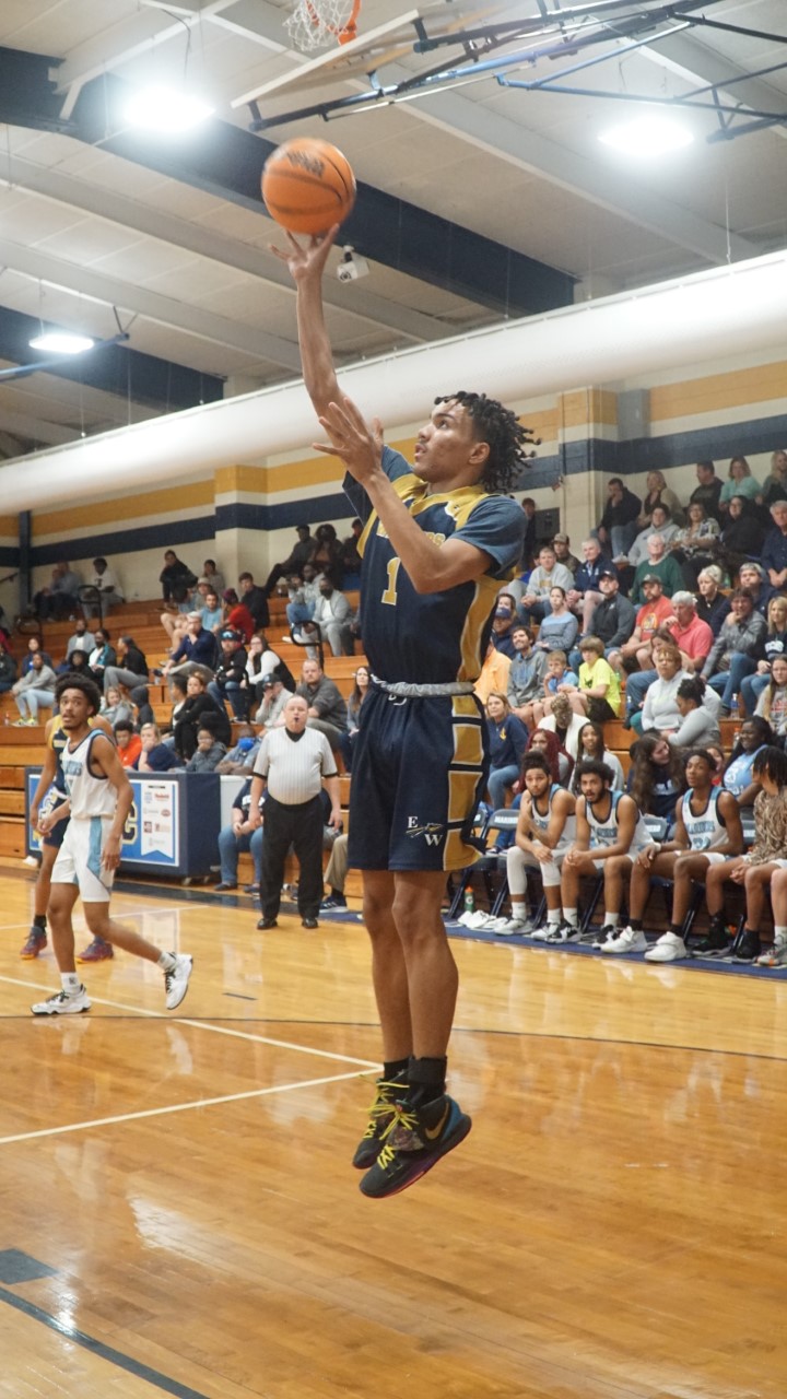 Boys Basketball: Eastern Wayne Comeback Attempt Falls Short At East Carteret