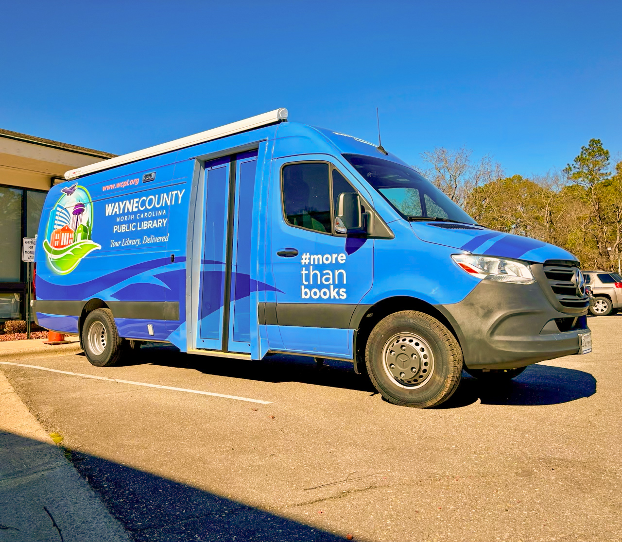 Wayne County Public Library Receives Mobile Unit