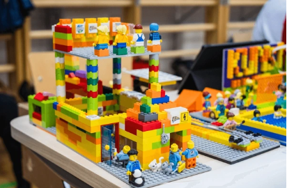 Steele Memorial Library Hosts Creative LEGO Building Session for Young Learners